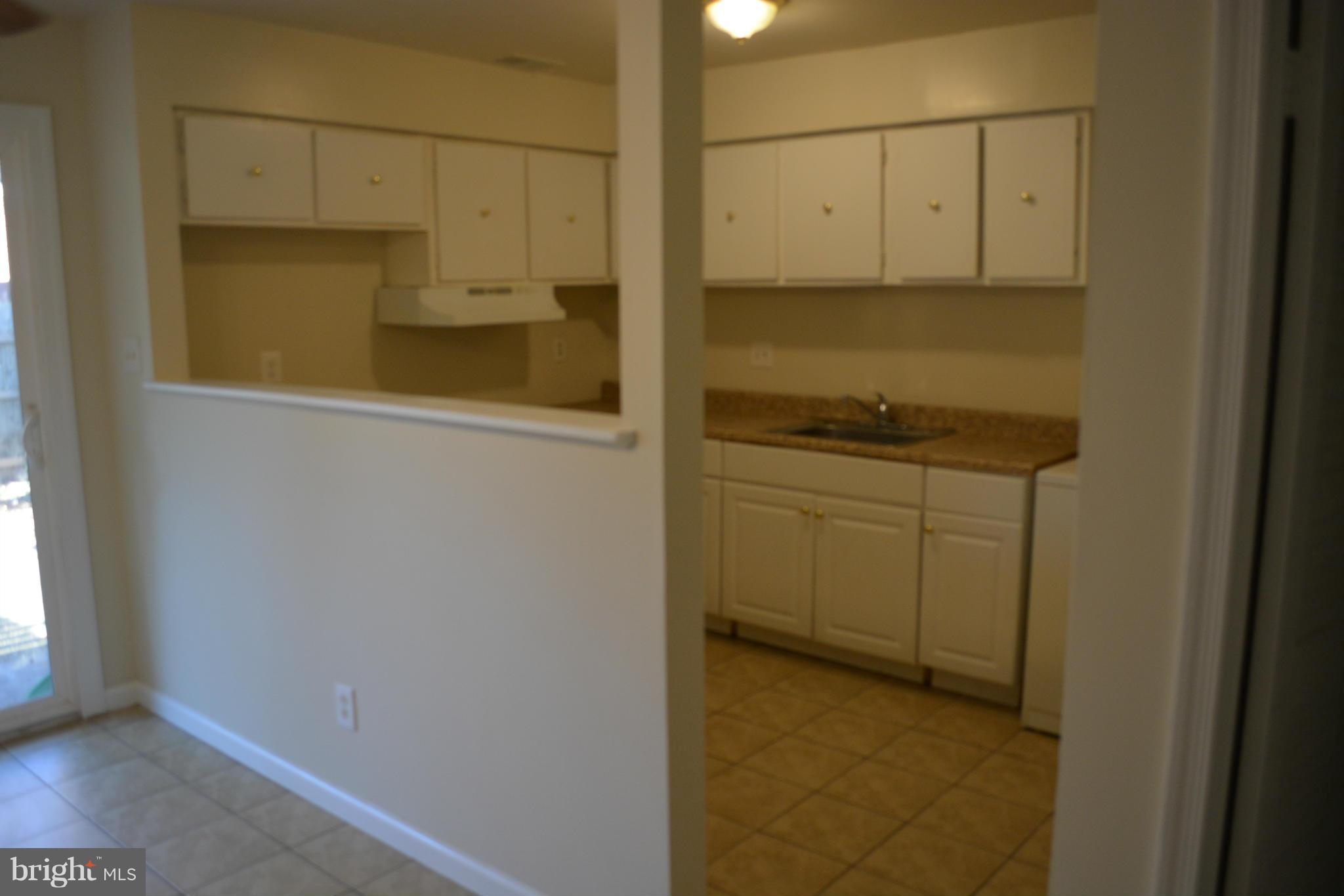 9864 Buckner Road Manassas, VA 20110 - Photo 5 of 16 Kitchen