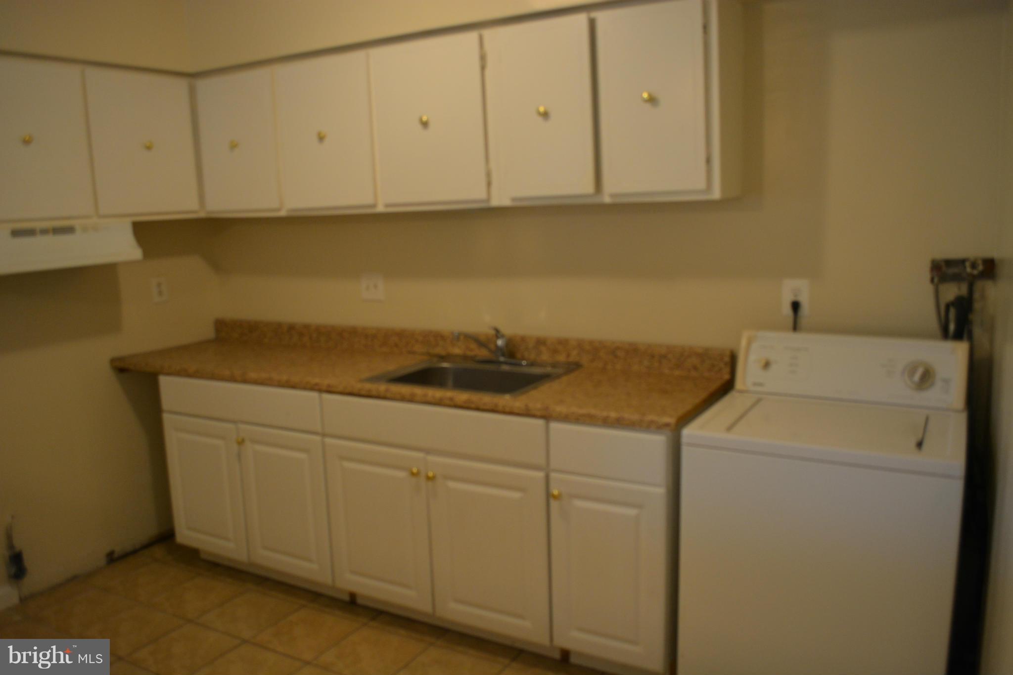 9864 Buckner Road Manassas, VA 20110 - Photo 6 of 16 Kitchen