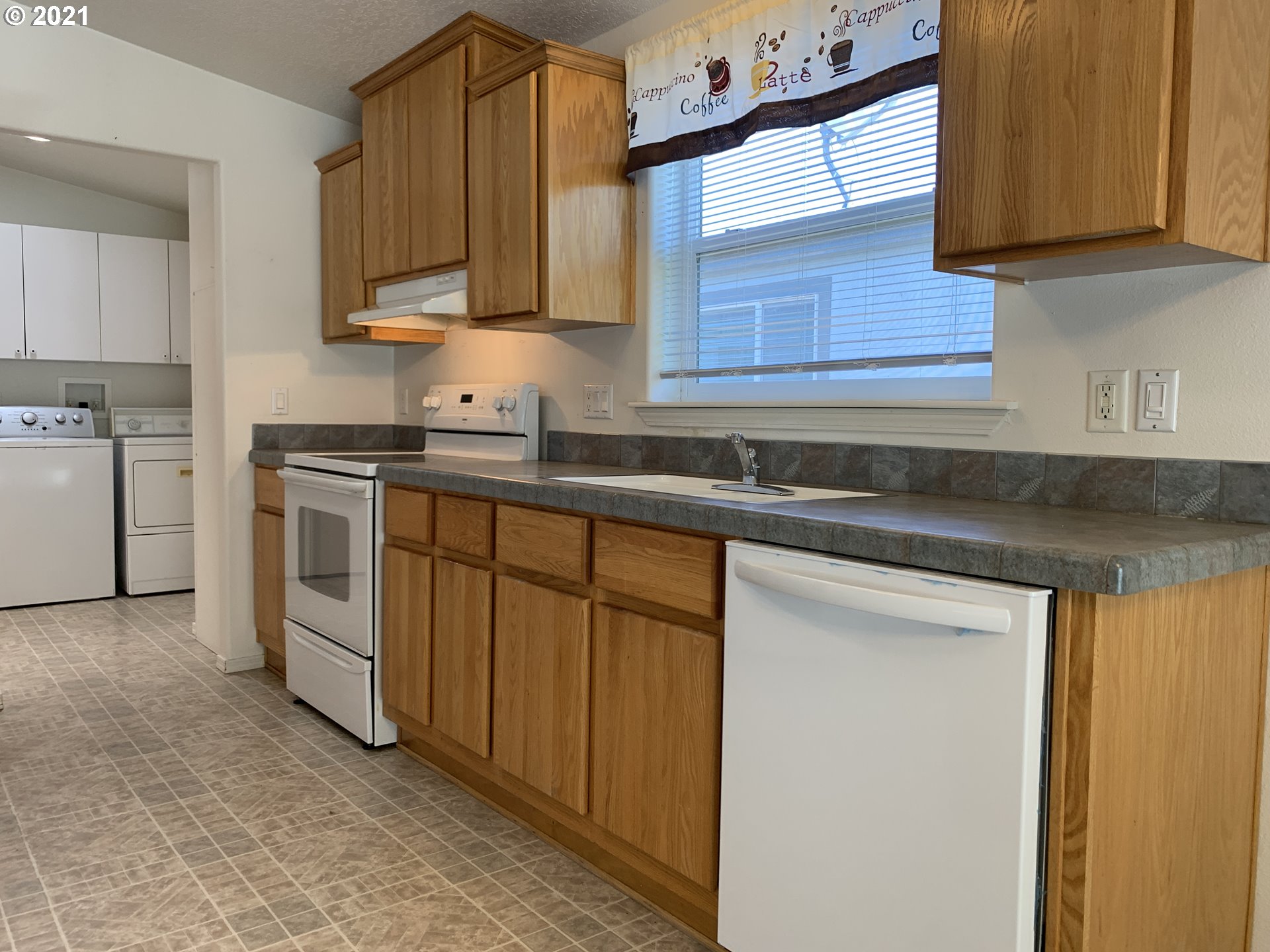 2480 Maia Loop Springfield, OR 97477 - Photo 8 of 27
