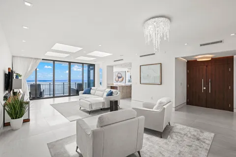 $1,899,000 | 1800 South Ocean Boulevard, Unit PH C, Boca Raton, FL 33432