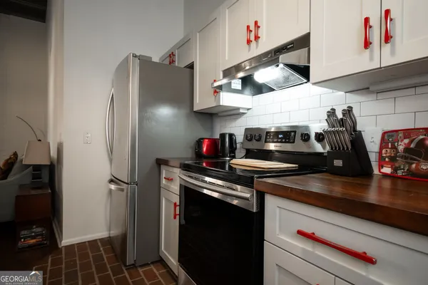 $2,000 | 269 North Hull Street, Unit 202, Athens, GA 30601