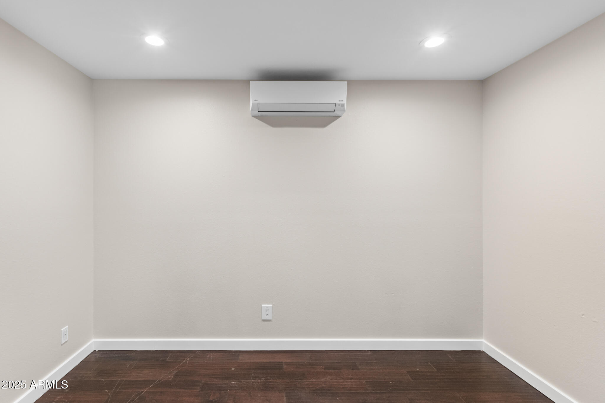 1911 East Lawrence Road Phoenix, AZ 85016 - Photo 24 of 49 a view of an empty room