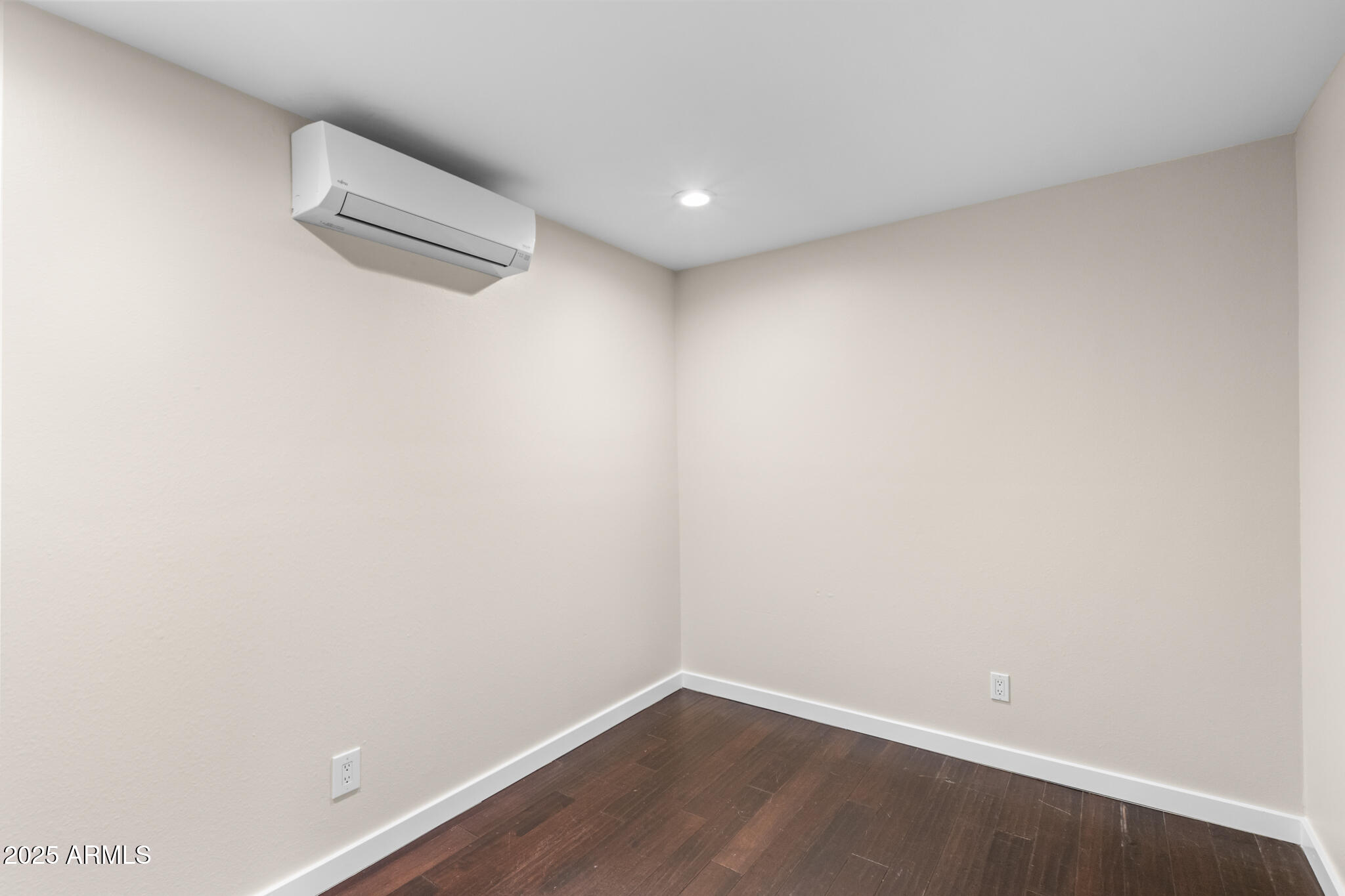 1911 East Lawrence Road Phoenix, AZ 85016 - Photo 25 of 49 a view of small space