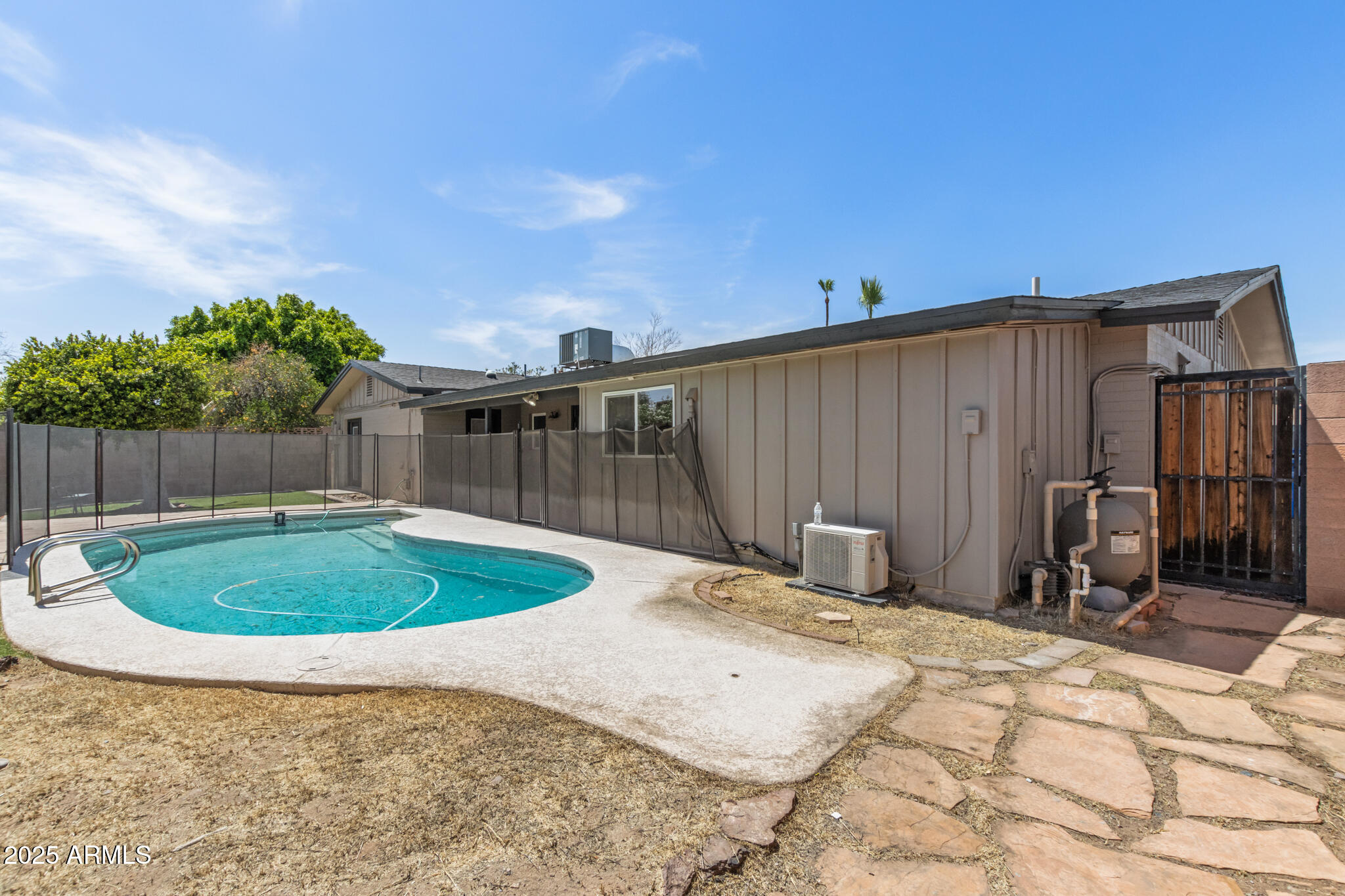 1911 East Lawrence Road Phoenix, AZ 85016 - Photo 47 of 49 a view of outdoor space and yard