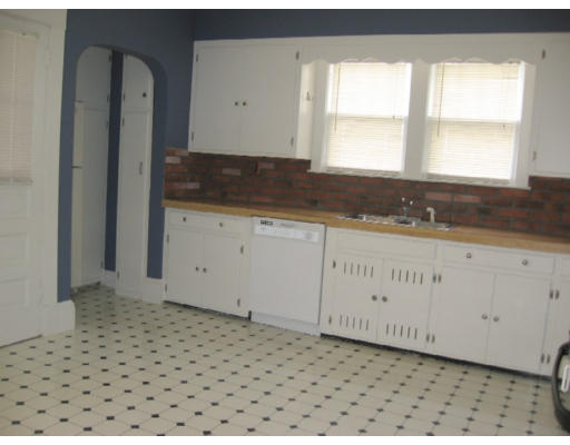 124 Belvidere Street Springfield, MA 01108 - Photo 6 of 13