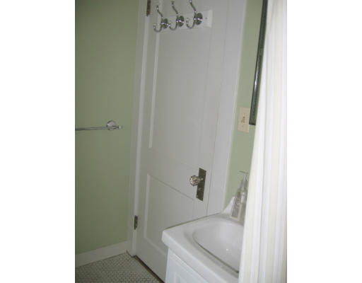 124 Belvidere Street Springfield, MA 01108 - Photo 8 of 13