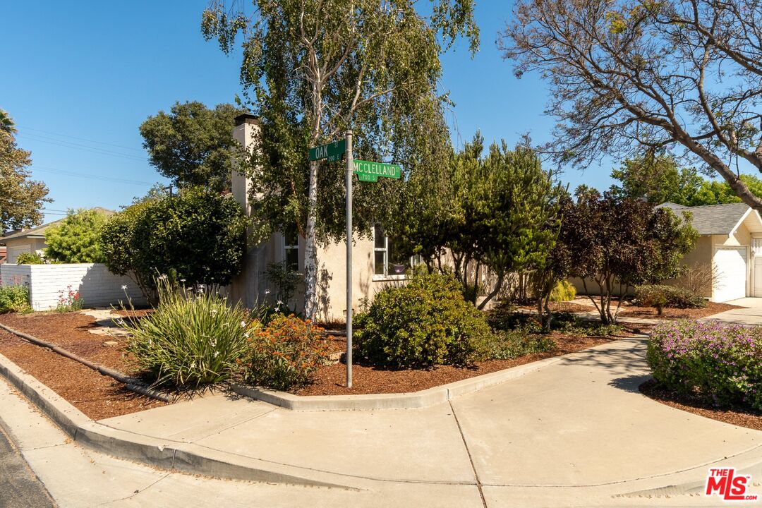 722 South McClelland Street Santa Maria, CA 93454 - Photo 24 of 27 a view of a backyard of the house