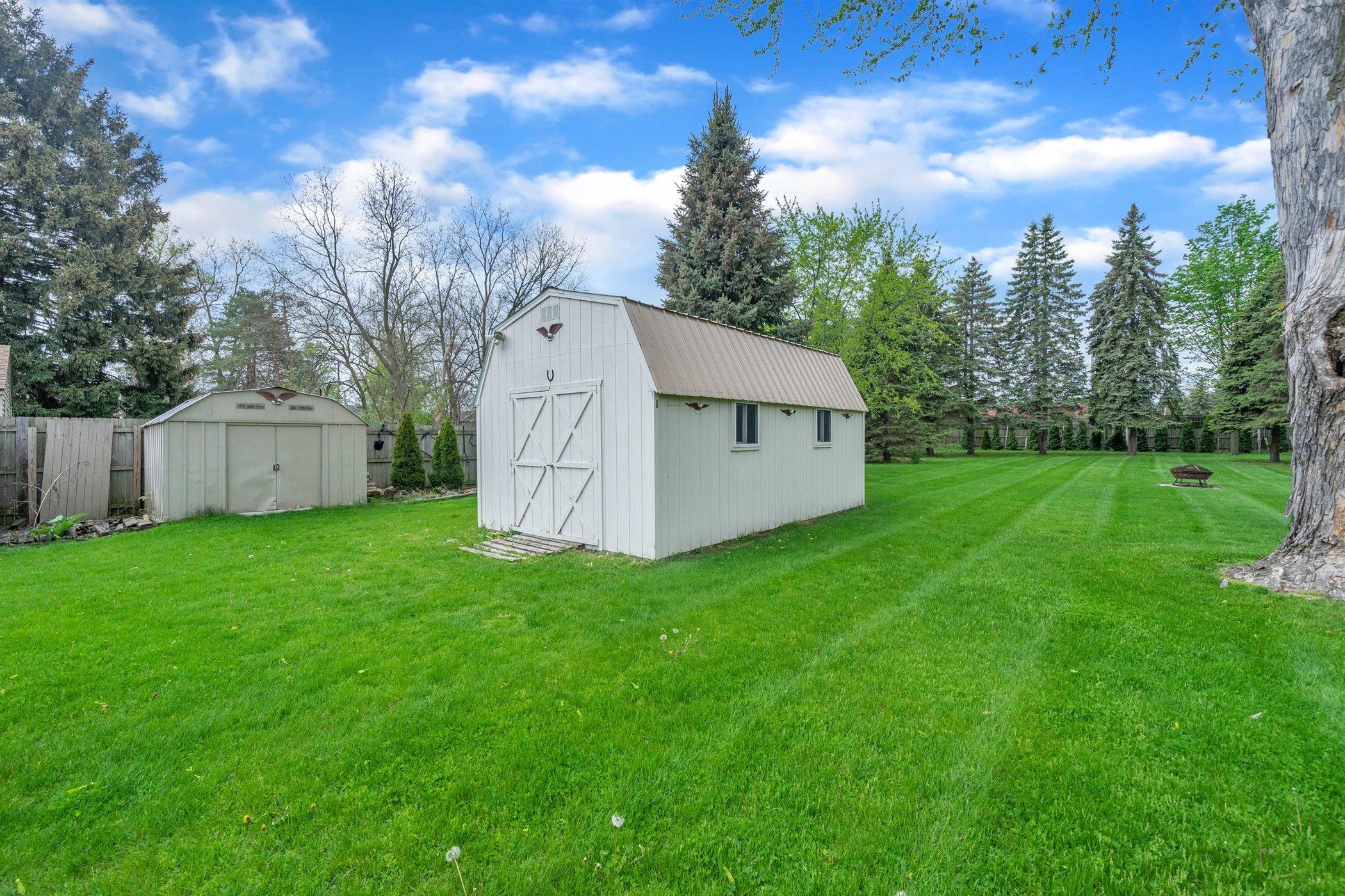 608 Clement Road Lansing, MI 48917 - Photo 28 of 34 EXTERIOR Back Shed