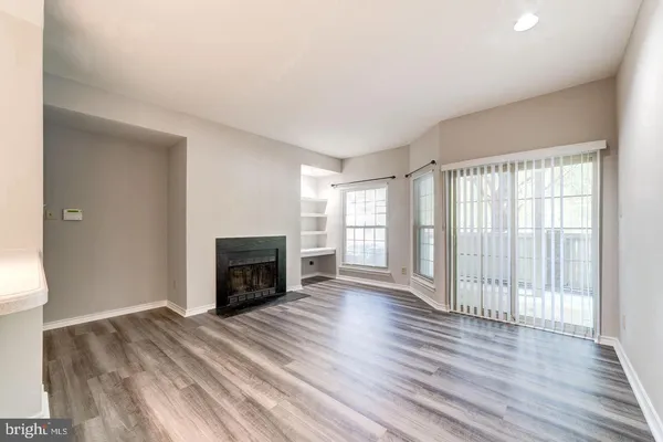 $1,950 | 3903 Penderview Drive, Unit 1505, Fairfax, VA 22033