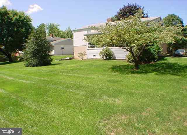 305 Keith Road Mechanicsburg, PA 17050 - Photo 5 of 9