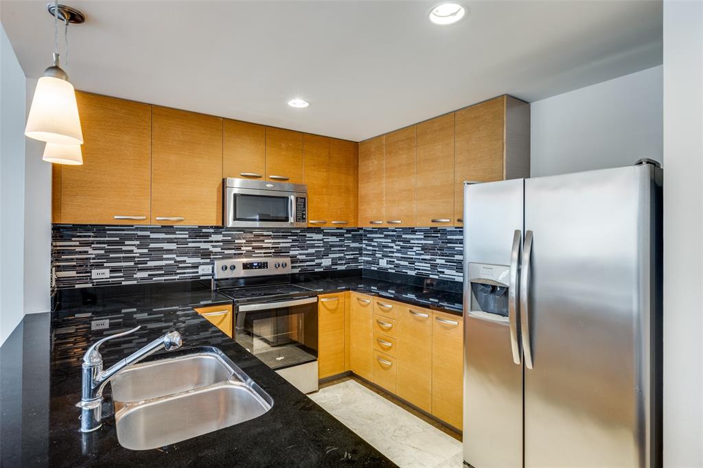 1200 Main Street, Unit 1201 Dallas, TX 75202 - Photo 8 of 27