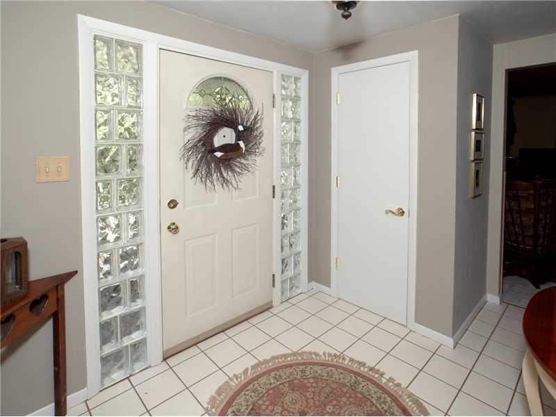 1026 Harvard Road Monroeville, PA 15146 - Photo 19 of 19 Entry/Foyer.