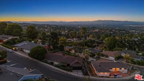 $2,049,500 | 15451 Longbow Drive, Sherman Oaks, CA 91403