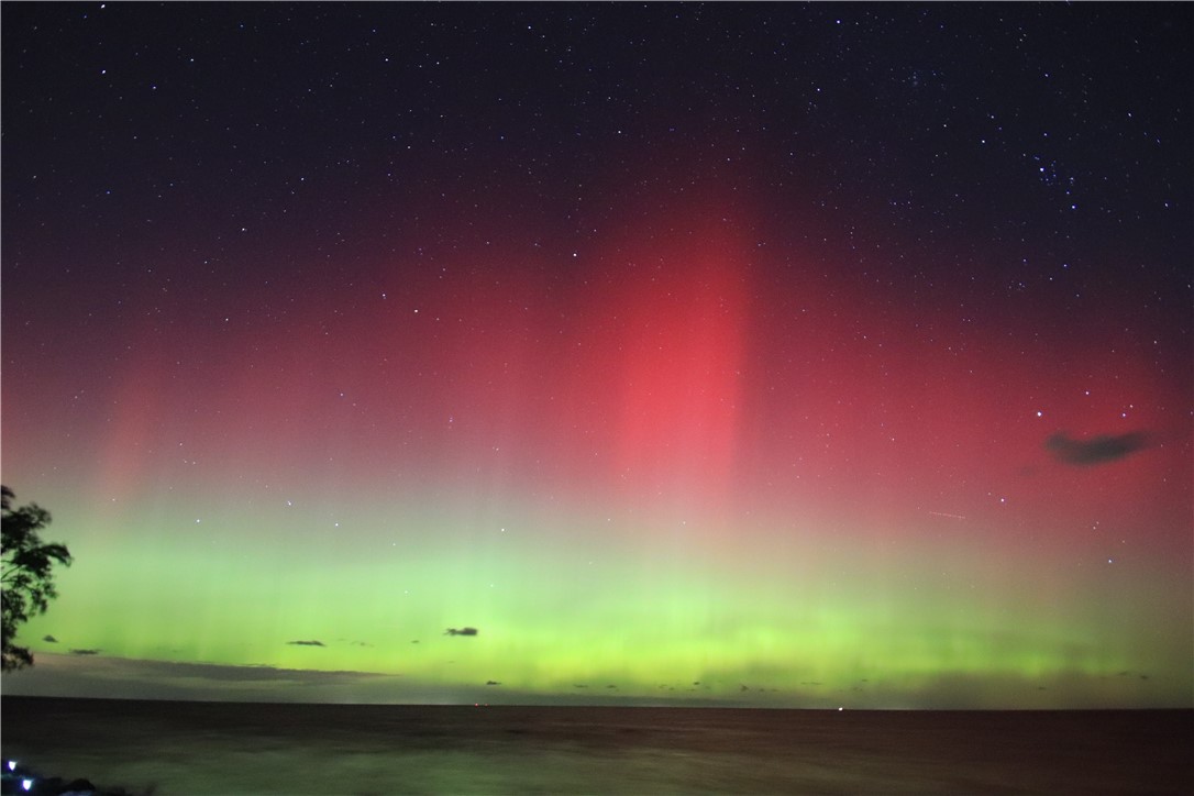 13202 Park Road Carlton, NY 14571 - Photo 47 of 50 Recent Aurora Borealis views out over the Lake!