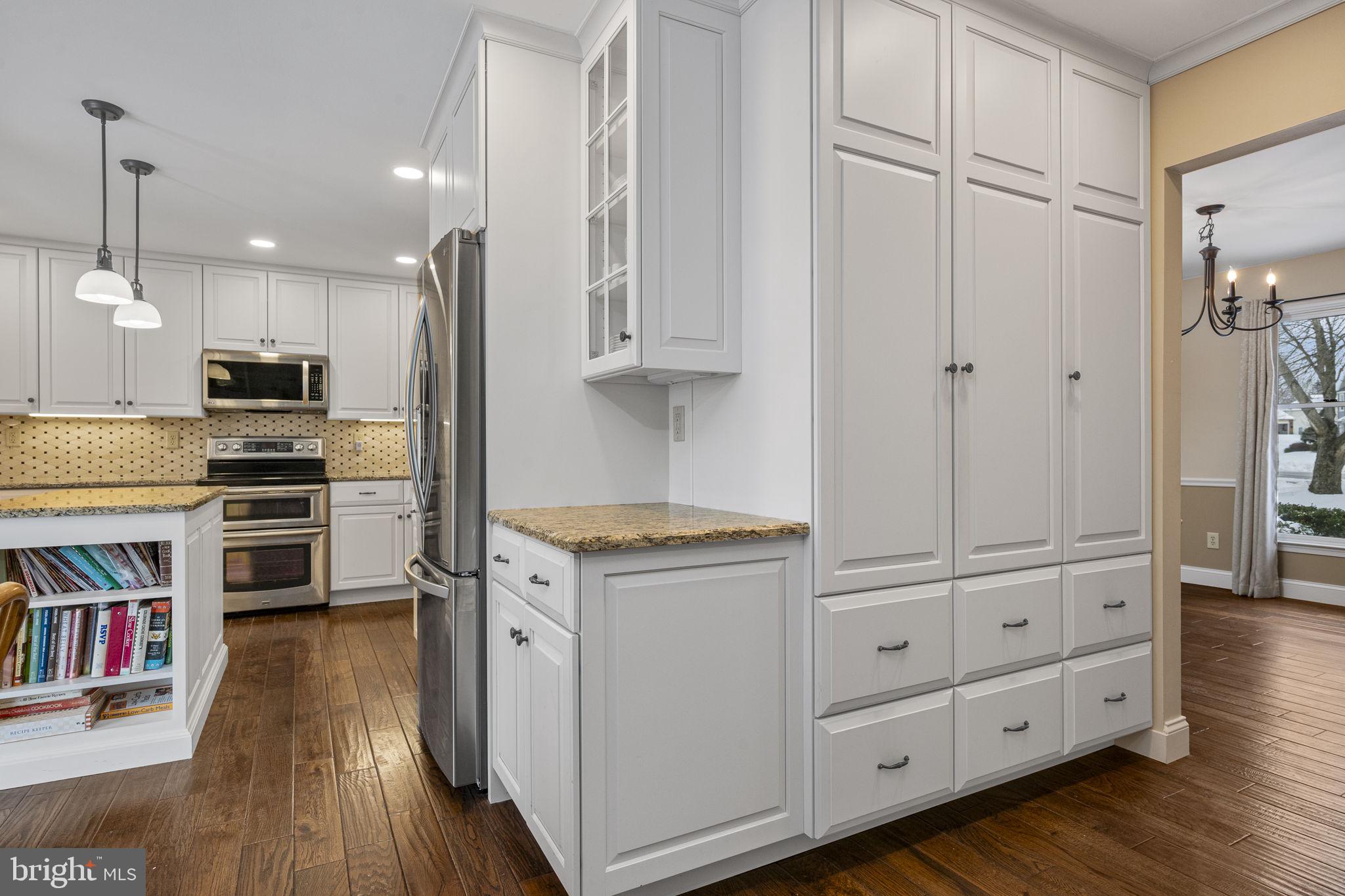417 Windsong Lane Exton, PA 19341 - Photo 13 of 27 Custom built butler's pantry!