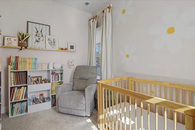 $2,800 | 136 East Jackson Street, Oswego, IL 60543