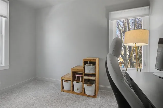 $2,800 | 136 East Jackson Street, Oswego, IL 60543