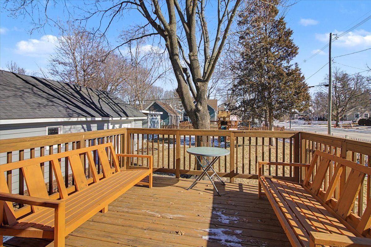 136 East Jackson Street Oswego, IL 60543 - Photo 26 of 29