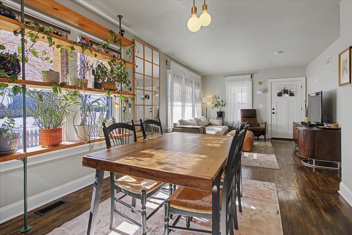 136 East Jackson Street Oswego, IL 60543 - Photo 5 of 29