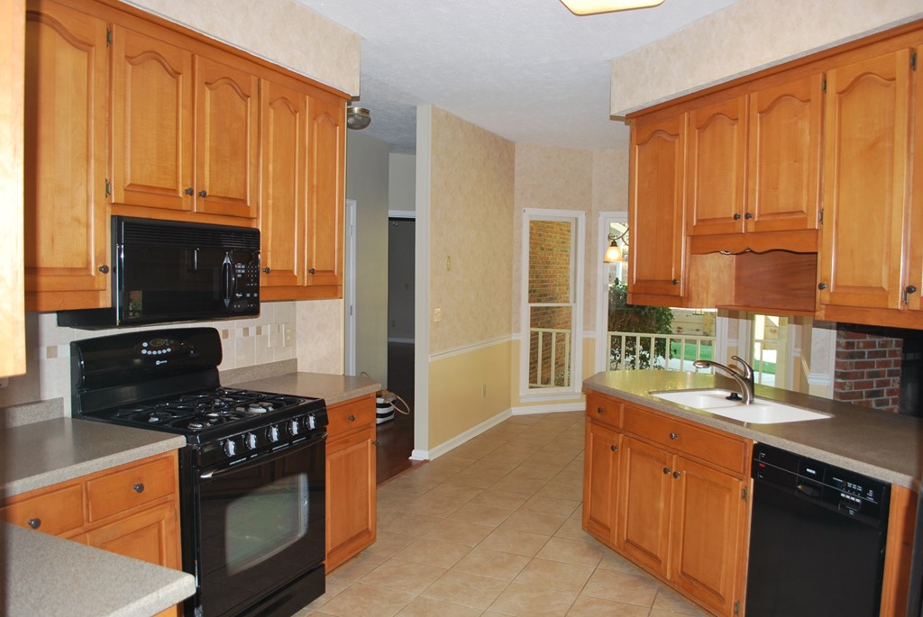 763 Double Churches Road Columbus, GA 31904 - Photo 5 of 26 Custom Kitchen