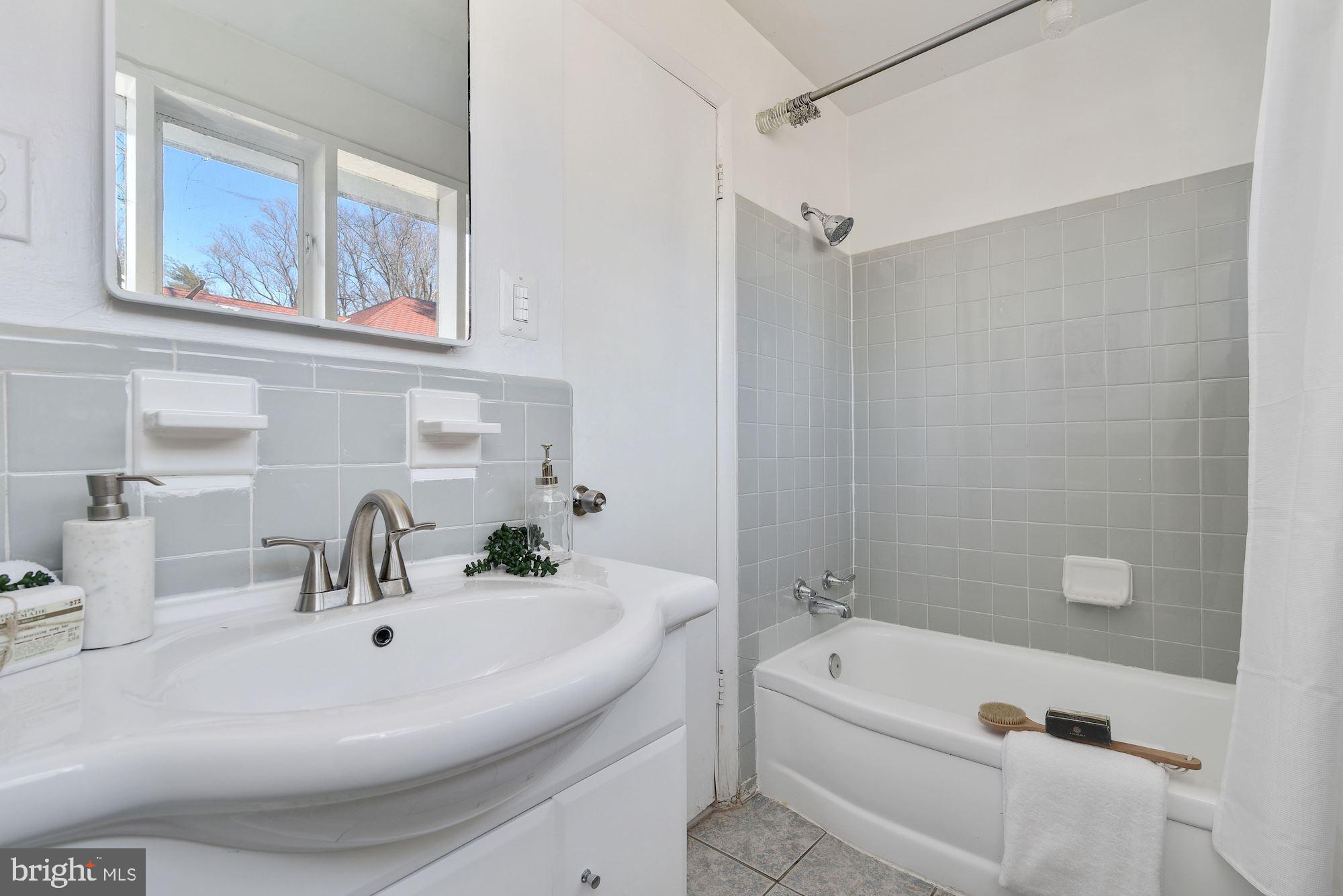 8906 Old Georgetown Road Bethesda, MD 20814 - Photo 21 of 25 Full Bath
