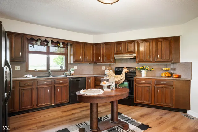 $524,500 | 2141 North 100th Street East, Hartford City, IN 47348