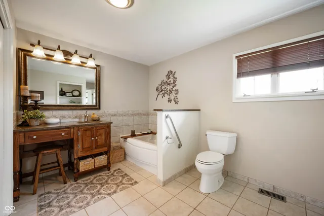 $524,500 | 2141 North 100th Street East, Hartford City, IN 47348