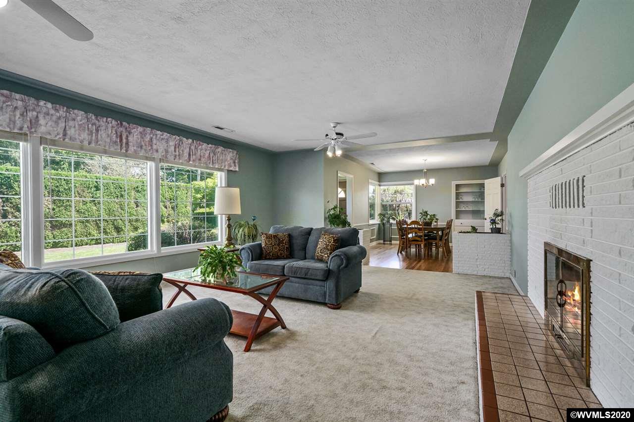 649 West Hayter Dallas, OR 97338 - Photo 13 of 42