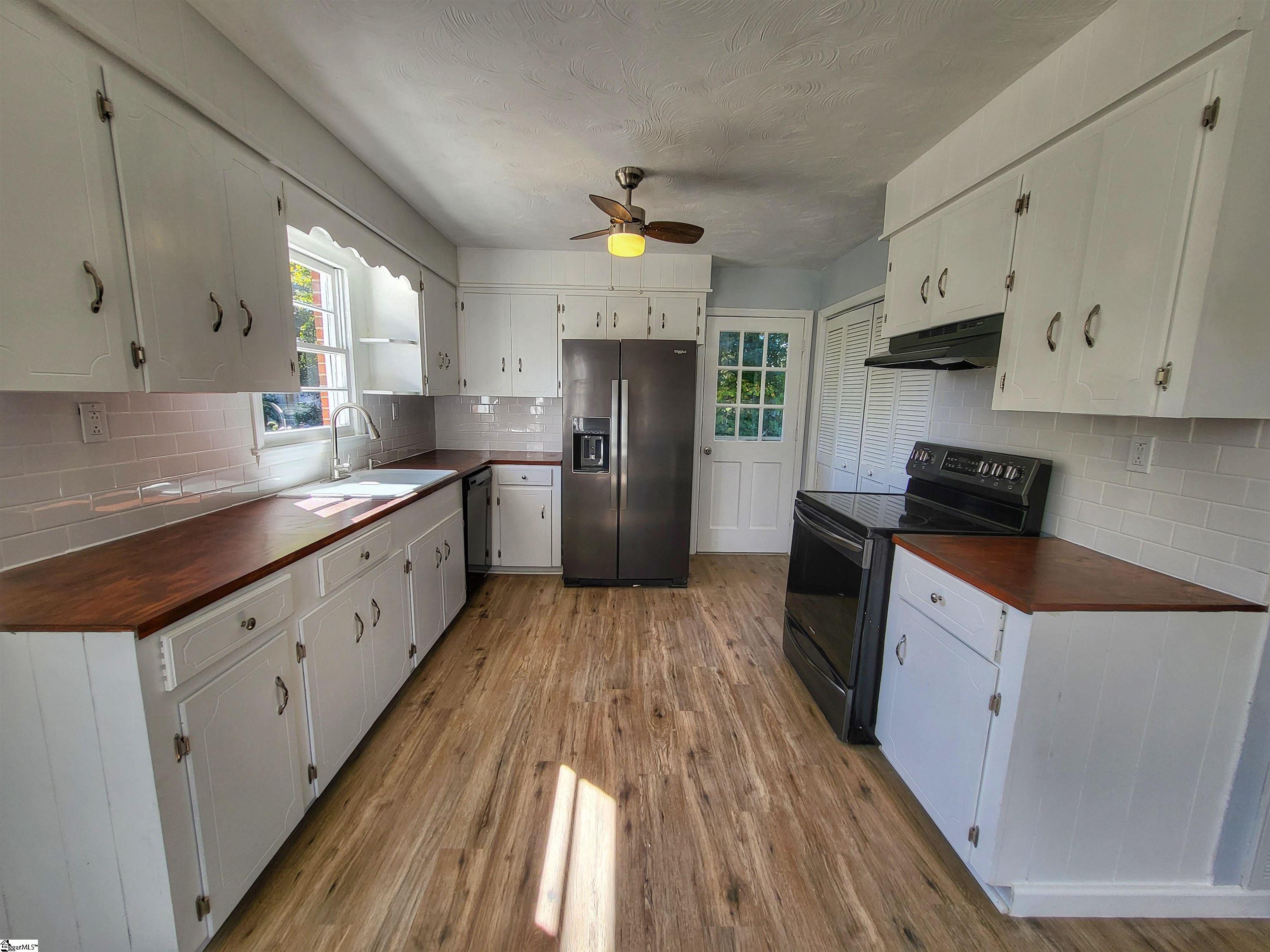 157 Sunset Drive Cowpens, SC 29330 - Photo 4 of 13