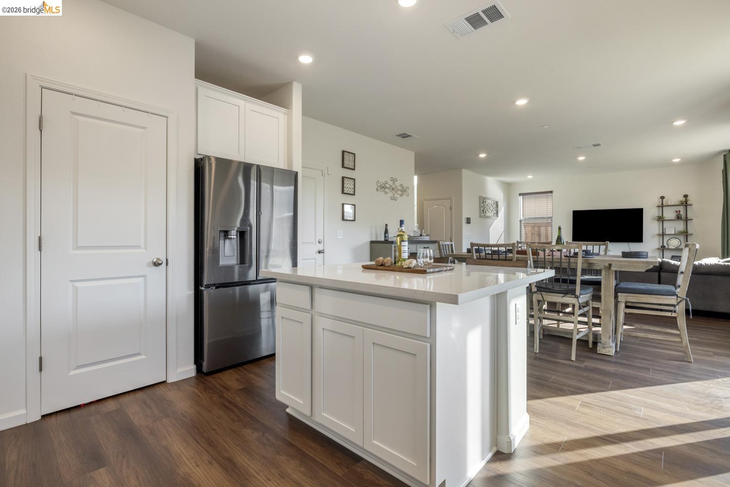 5439 Drawbridge Way Riverbank, CA 95367 - Photo 12 of 43