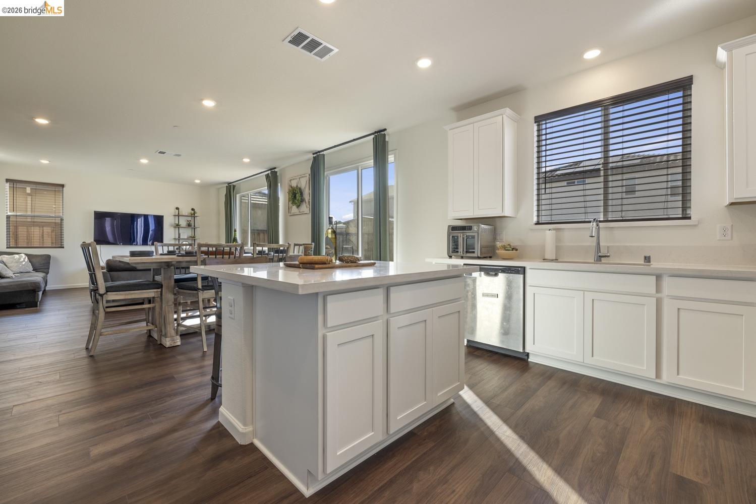 5439 Drawbridge Way Riverbank, CA 95367 - Photo 14 of 43