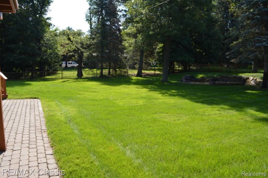 2821 Potter Road Wixom, MI 48393 - Photo 41 of 41 Yard 3.jpg