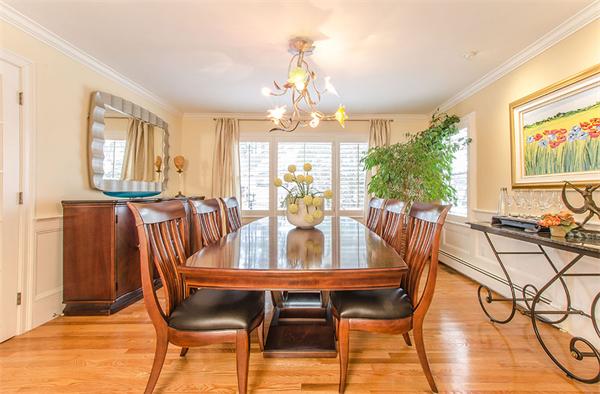 4 Temple Road Wellesley, MA 02482 - Photo 8 of 28