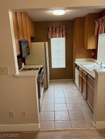$1,395 | 4718 Nara Vista Way, Unit 104, Las Vegas, NV 89103