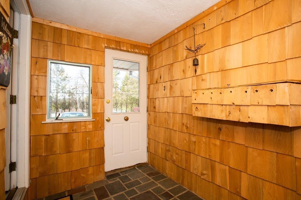 423 Tiffany Street Springfield, MA 01108 - Photo 3 of 39