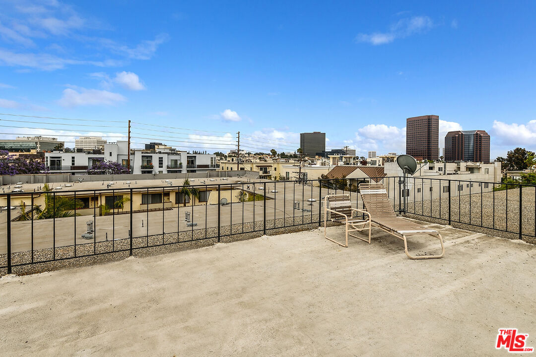 11920 Dorothy Street, Unit 302 Los Angeles, CA 90049 - Photo 27 of 28