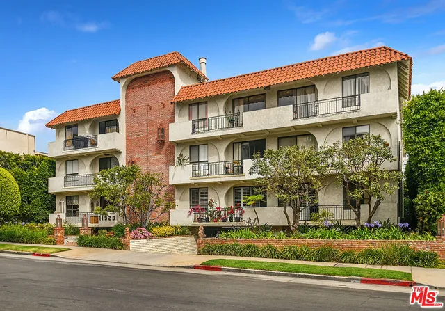 $5,500 | 11920 Dorothy Street, Unit 302, Los Angeles, CA 90049
