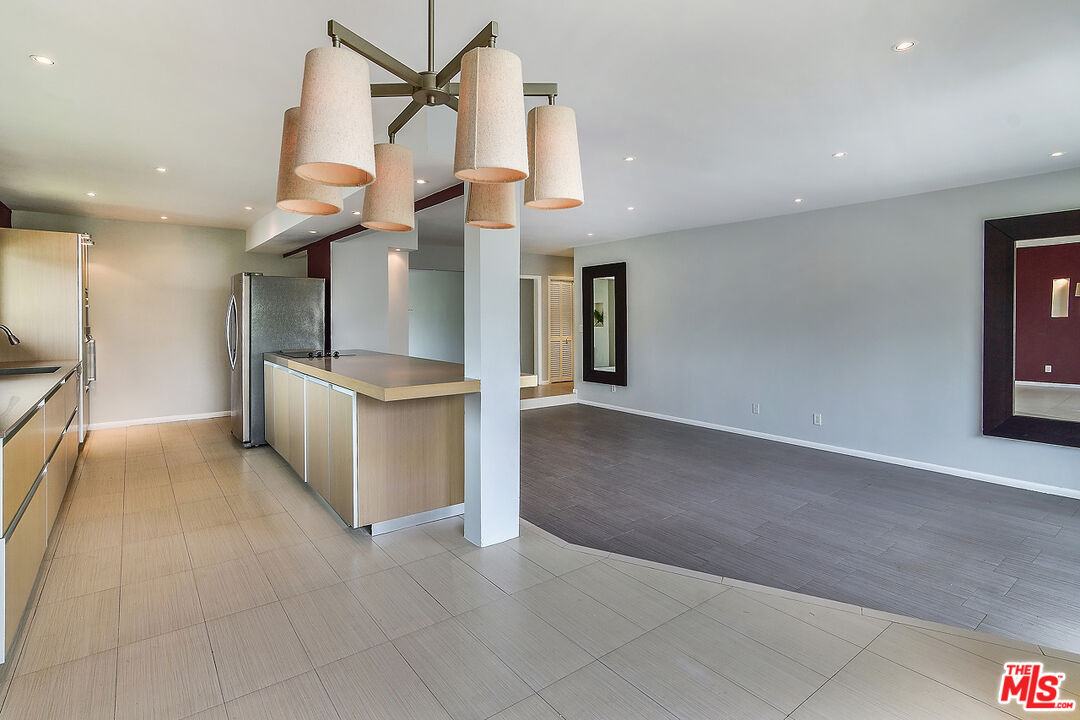 11920 Dorothy Street, Unit 302 Los Angeles, CA 90049 - Photo 6 of 28