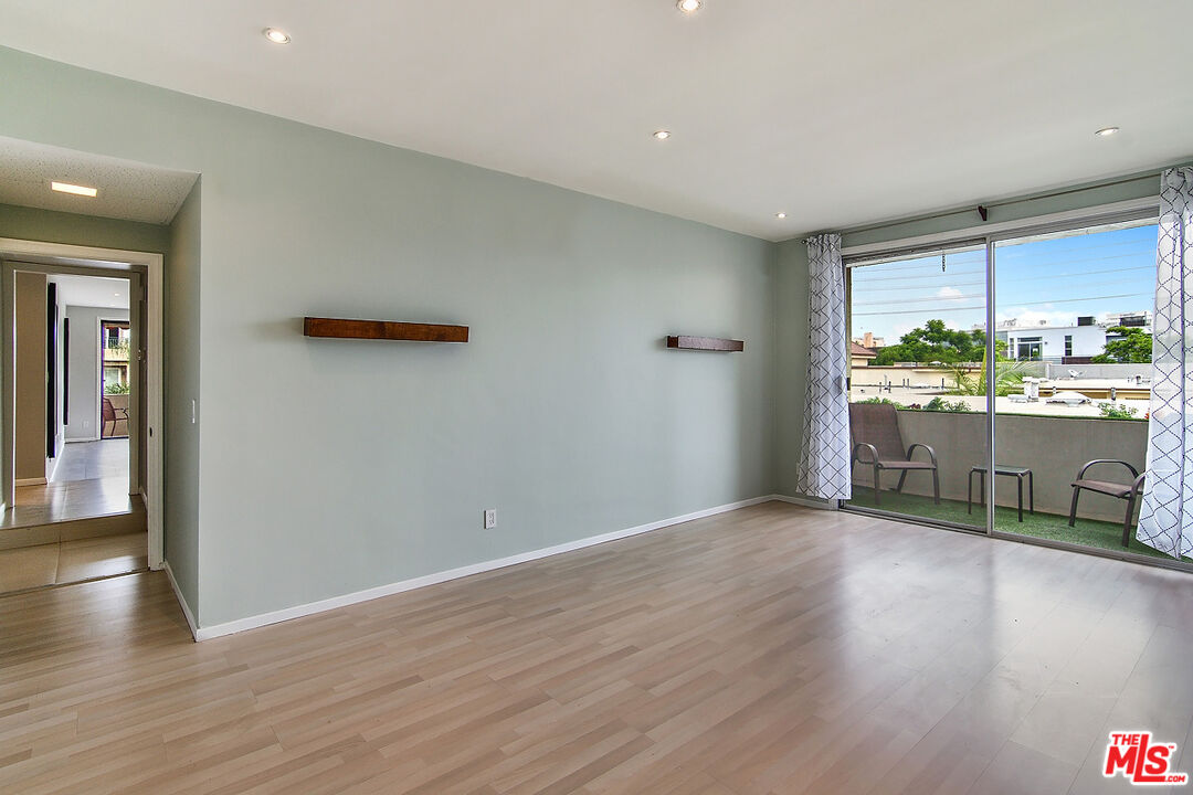 11920 Dorothy Street, Unit 302 Los Angeles, CA 90049 - Photo 10 of 28