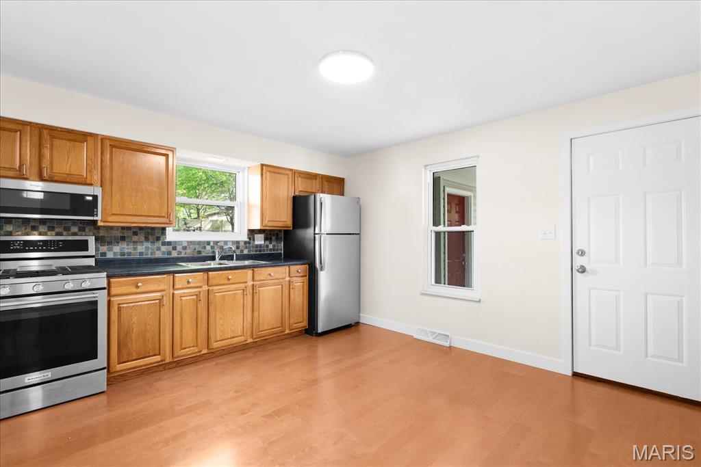 209 Oak Street Waterloo, IL 62298 - Photo 8 of 32