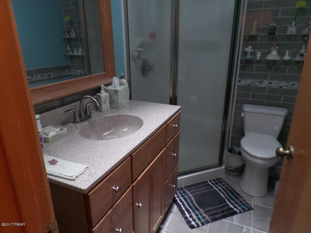 130 Timber Ridge Circle Greentown, PA 18426 - Photo 14 of 29 Master Bath