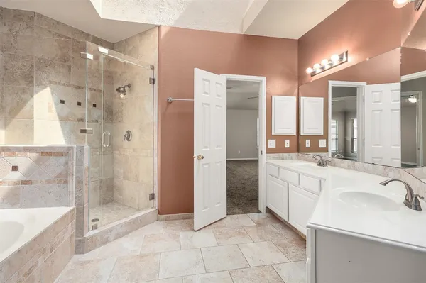 $2,500 | 3715 Crescent Drive, Pearland, TX 77584