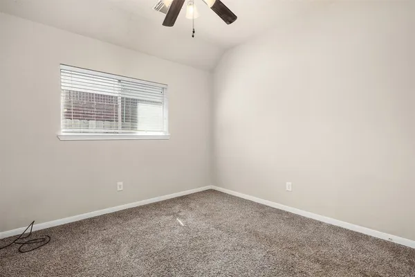 $2,500 | 3715 Crescent Drive, Pearland, TX 77584