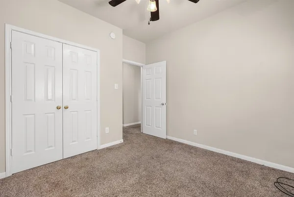 $2,500 | 3715 Crescent Drive, Pearland, TX 77584