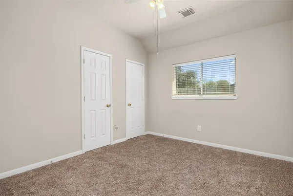 $2,500 | 3715 Crescent Drive, Pearland, TX 77584