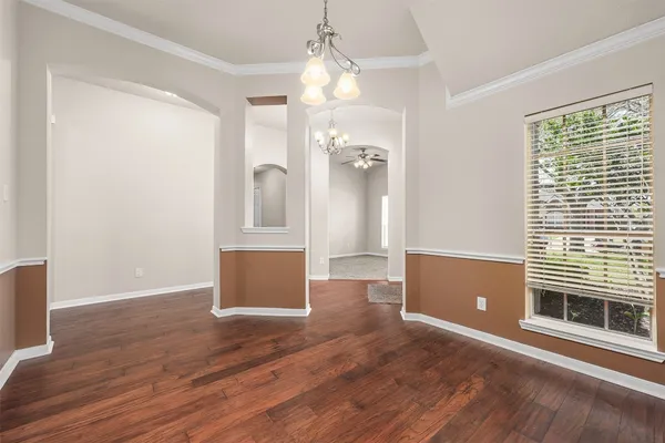 $2,500 | 3715 Crescent Drive, Pearland, TX 77584