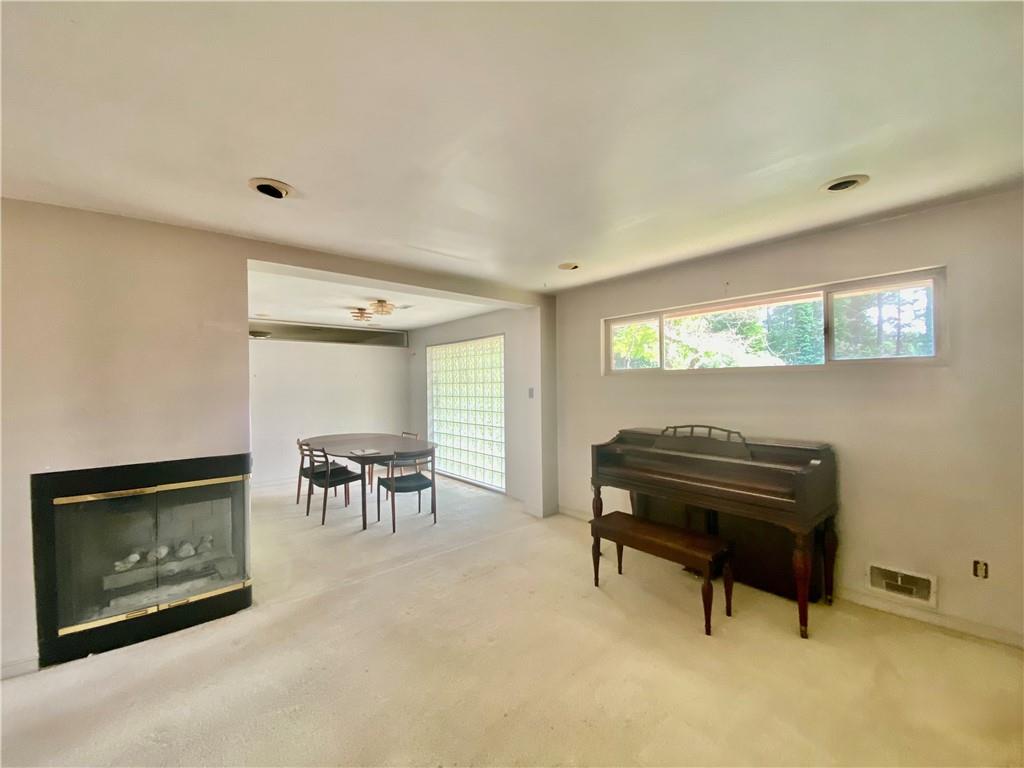 2700 The Fontainebleau Southwest Atlanta, GA 30331 - Photo 2 of 15