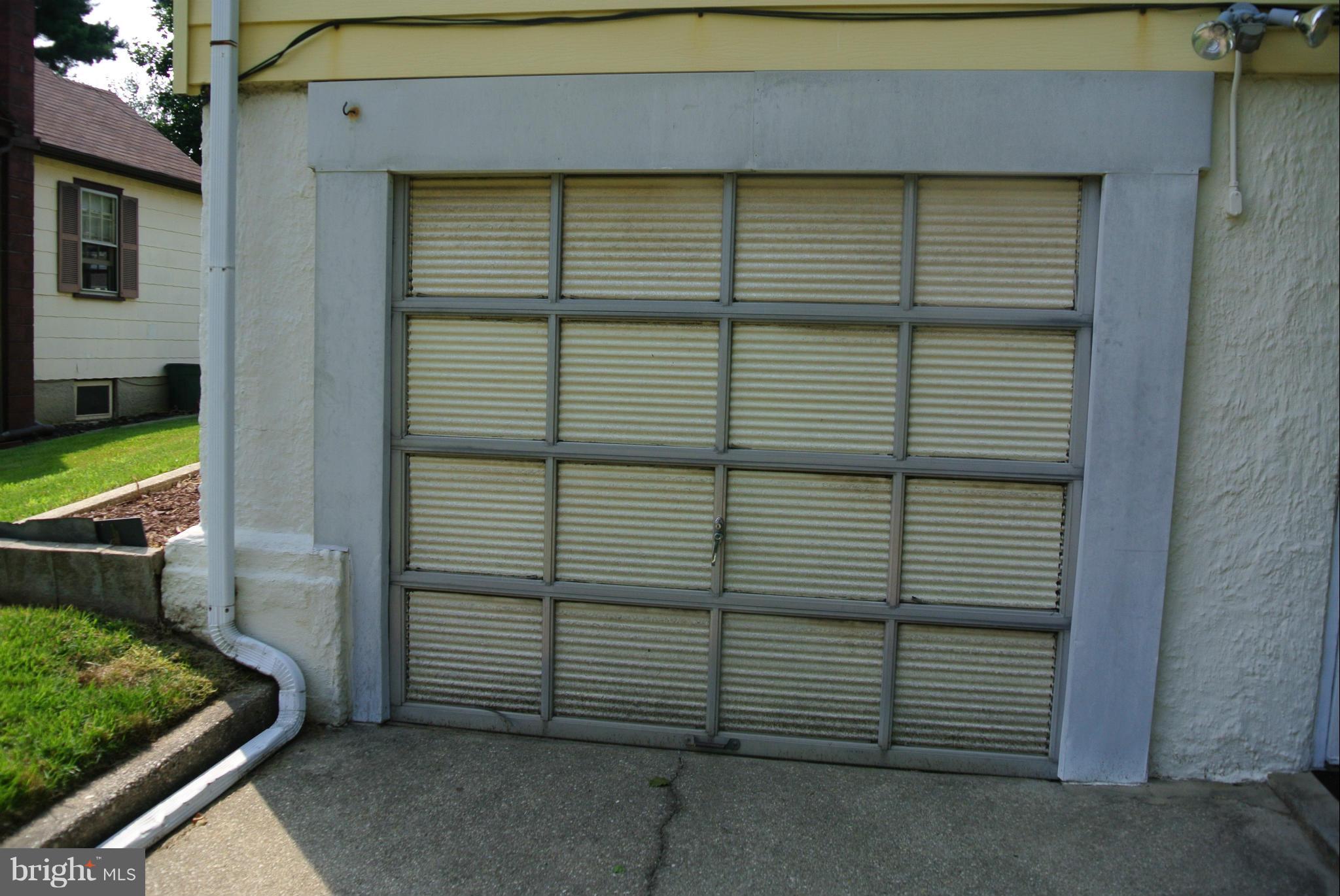 4907 Morello Road Baltimore, MD 21214 - Photo 18 of 20 21 Car Garage