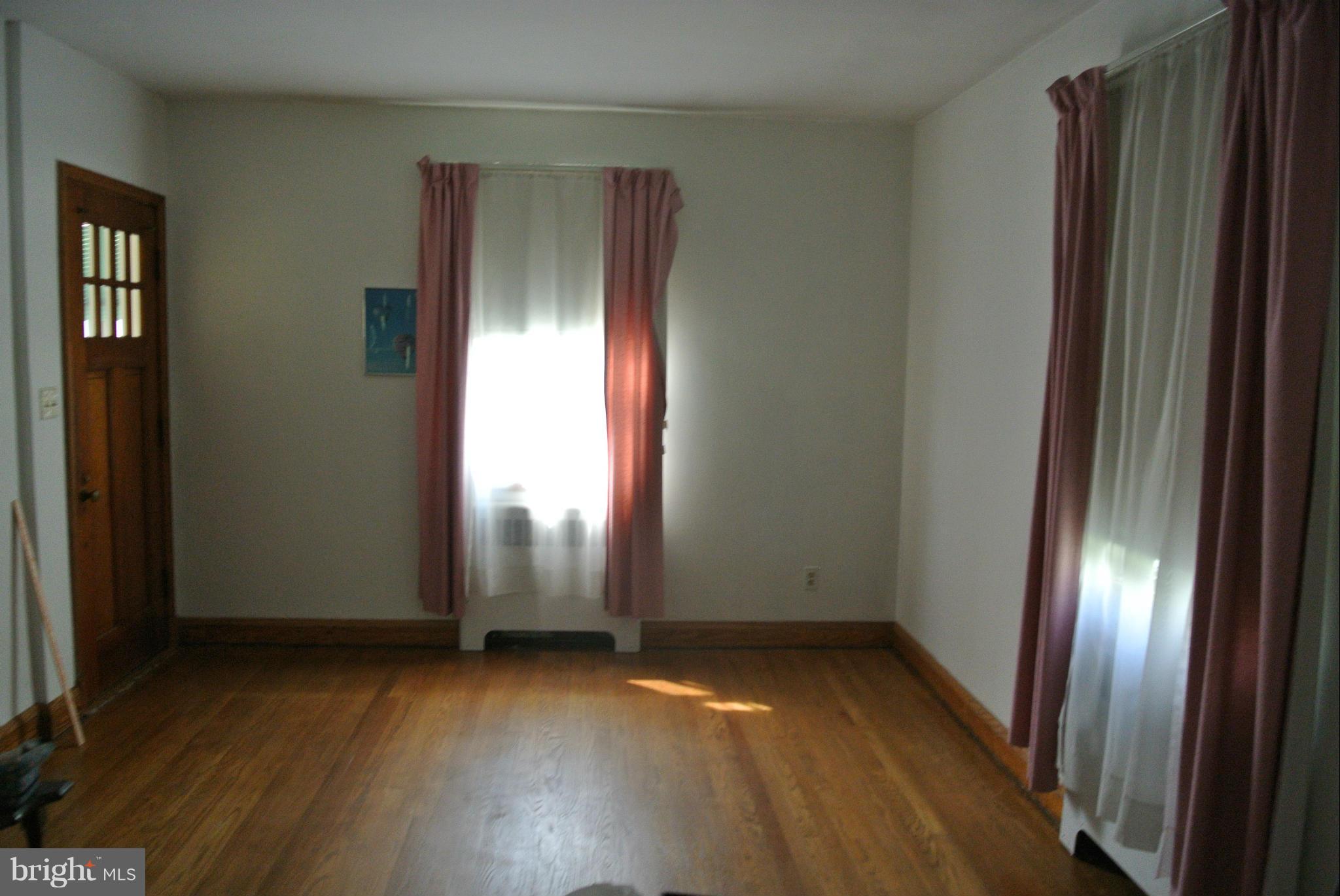 4907 Morello Road Baltimore, MD 21214 - Photo 6 of 20 Living Room