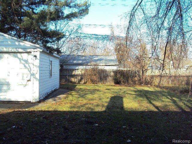 14585 Stephens Road Warren, MI 48089 - Photo 11 of 24 261-711883 - Yard.JPG